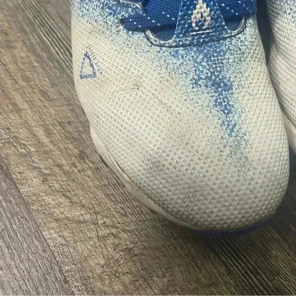 Under Armor Spot Light Franchise 2.0 Locked Down White Blue Football Cleats 9.5 - Picture 12 of 13